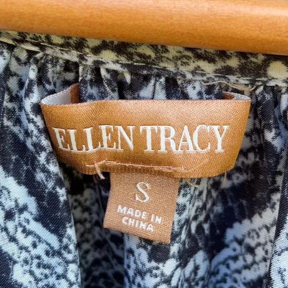 Ellen Tracy 3/4 quarter sleeve women’s blouse size small - Picture 3 of 6